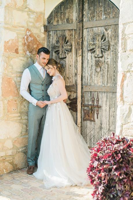 Gorgeous inspiration shoot with bright colours in Cyprus gorgeous-inspiration-shoot-bright-colours-cyprus_14