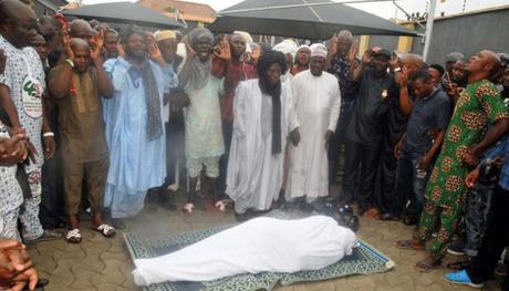 Oyo State NURTW Boss, Fele Buried Amid Tears  In Ibadan (Photo)