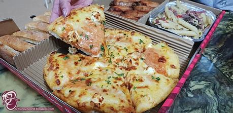 🍕 Uncomplicate Your Cheese Cravings With Pizza Hut's New Cheesy 7 Pizza 🍕