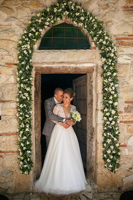 beautiful-rustic-wedding-olive-branches_16