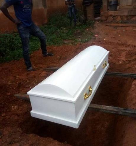 Ooni Of Ife Loses Press Officer, Akinola Elumide A.K.A Eluosha To Death (See Burial Photos)