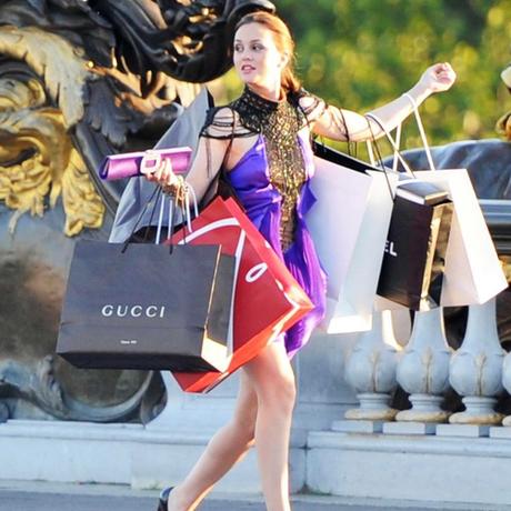 4 Signs Women Are Obsessed With Fashion!