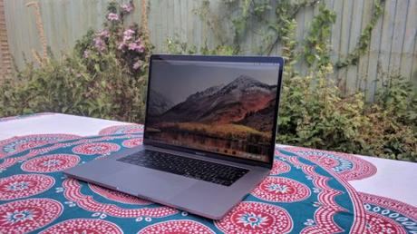 5 Best Laptops For University Students That Are Worth-Buying In 2018!