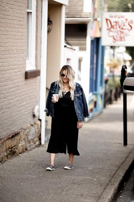 Cleveland blogger The Samantha Show shares tips for transitioning from summer to fall with jumpsuits