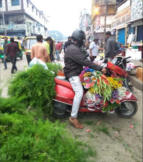 Photo essay: Bengaluru flower market, K R Market