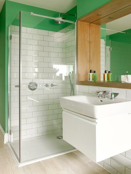 green-bathroom-green-grout