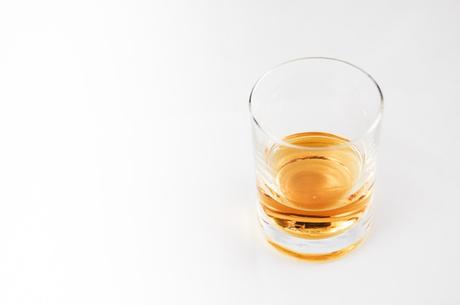 5 Hidden Uses of Whiskey for Skin & Hair