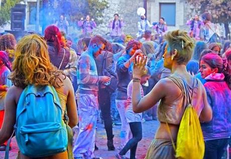 6 Best Places to Celebrate Holi Festival in India