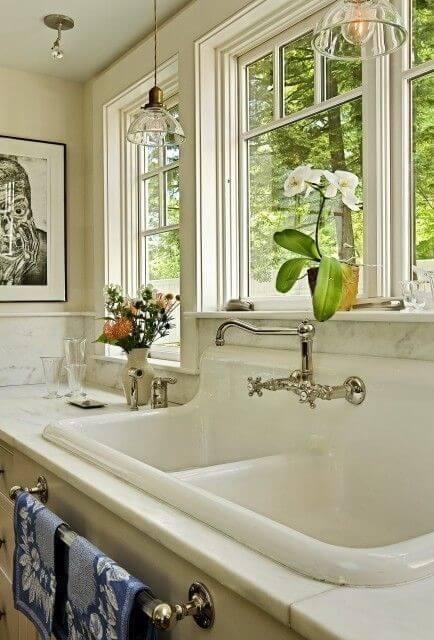 kitchen decor ideas diy - 12. Sink and Faucet in Farmhouse Luxury - Harptimes.com