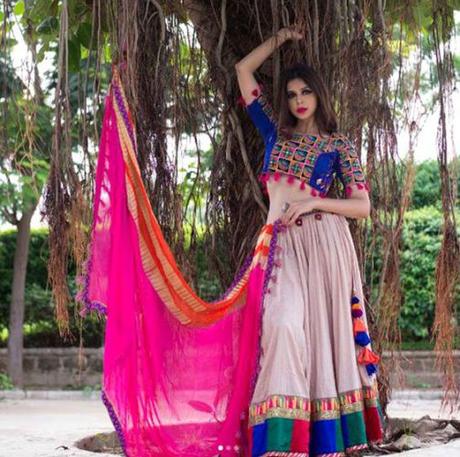 How To Wear 9 Colours Of Navratri 2018 In The Most Trendy Way!