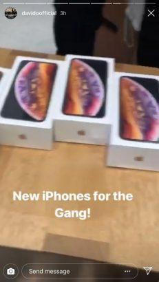 Nigerian Singer, Davido buys latest iPhone XS for his team