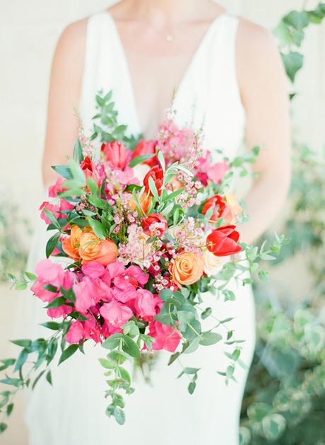 gorgeous-wedding-colorful-flowers_02x