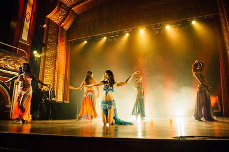 Gorgeous wedding at Montreals Rialto Theatre | Mina & Adrian gorgeous-wedding-montreals-rialto-theatre_14