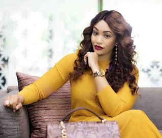 Zari's all white party flops badly in UK, only 8 people attended (Photos)