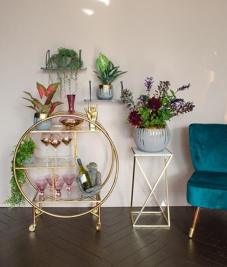 Styling a drinks trolley. Eclectic living room.