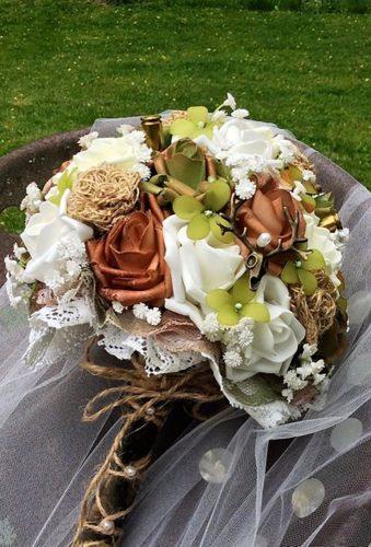 camo wedding decorations camowedding bouquet Modern Wedding Trends