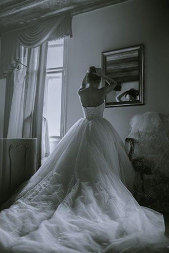 wedding photo shoot essentials bride Wedding mirror