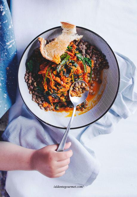 Carrot & Spinach Curry Sauce with Lentils (+Video)