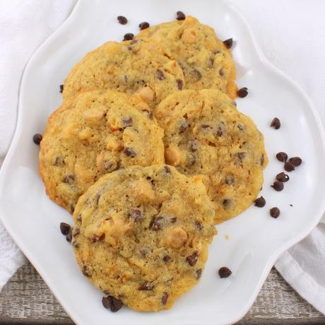 Spooky Spider Chocolate Chip Cookies #Choctoberfest #ad Spooky Spider Chocolate Chip Cookies #Choctoberfest #ad