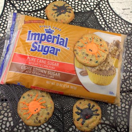 Spooky Spider Chocolate Chip Cookies #Choctoberfest #ad Spooky Spider Chocolate Chip Cookies #Choctoberfest #ad