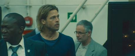 Brad Pitt’s Blue Casual Wear in World War Z Brad Pitt’s Blue Casual Wear in World War Z