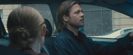 Brad Pitt’s Blue Casual Wear in World War Z Brad Pitt’s Blue Casual Wear in World War Z