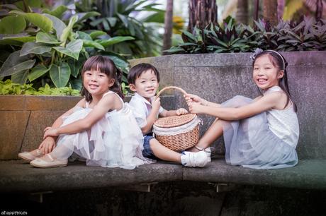 Outdoor family photoshoot with Cloud Productions