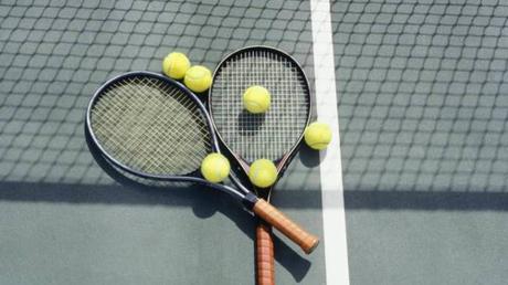 HIT OR MYTH: The Tennis Racket
