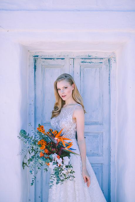 Modern and vibrant bridal shoot in Athens modern-vibrant-bridal-shoot-athens__11