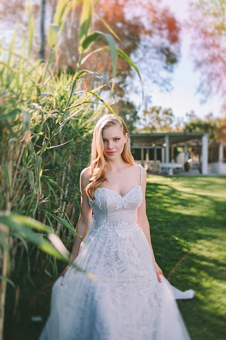 Modern and vibrant bridal shoot in Athens modern-vibrant-bridal-shoot-athens__14