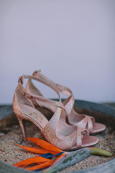 Modern and vibrant bridal shoot in Athens modern-vibrant-bridal-shoot-athens__21x