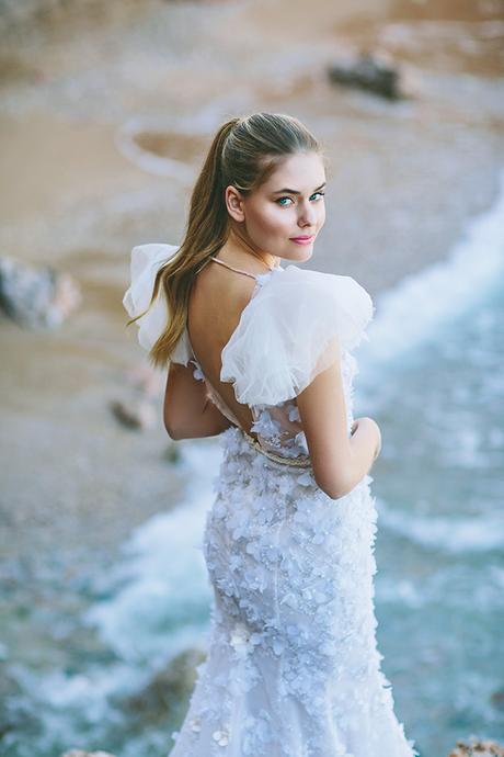 Modern and vibrant bridal shoot in Athens modern-vibrant-bridal-shoot-athens__6