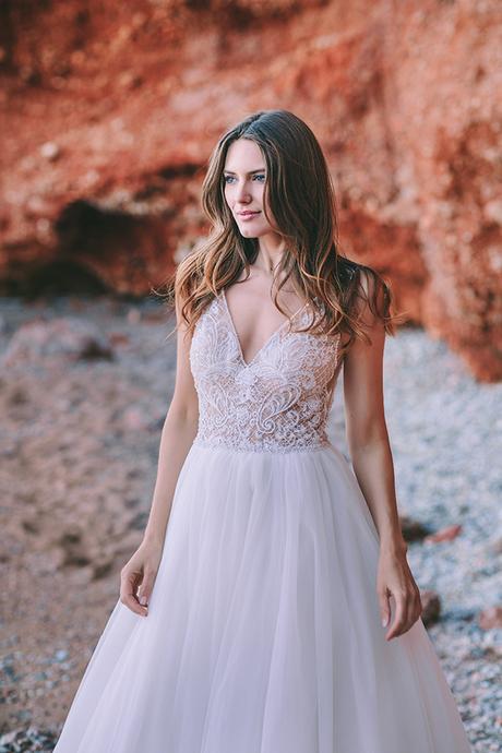 Modern and vibrant bridal shoot in Athens modern-vibrant-bridal-shoot-athens__21