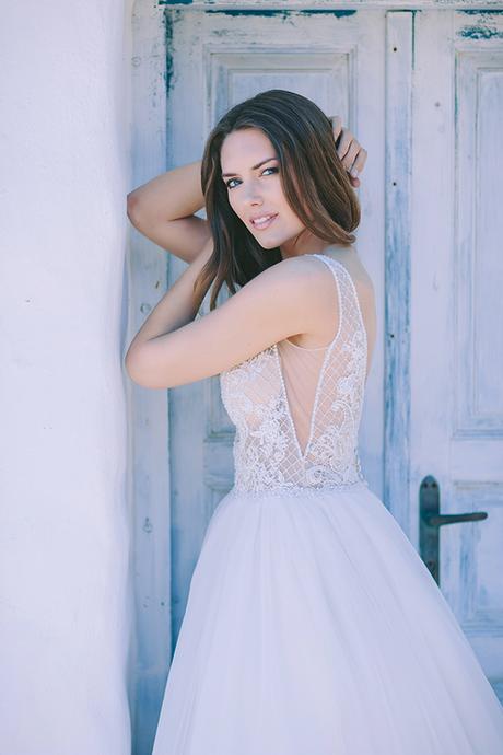 Modern and vibrant bridal shoot in Athens modern-vibrant-bridal-shoot-athens__19