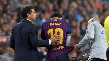 Messi to miss El Clasico with fractured arm