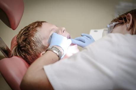 Pediatric Dentist vs. Family Dentist: Where Should You Take Your Kids?