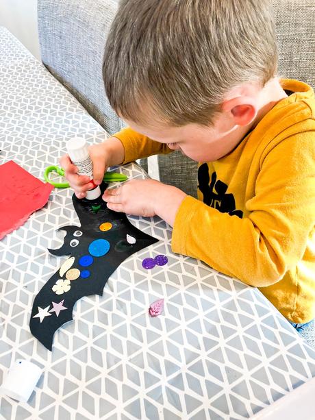 halloween crafts with kids, 10 Fun Things To Do This Halloween Half Term On A Budget 