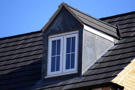 5 ways a good quality roof can save you on rainy days