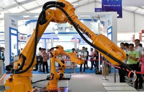 Robotic Palletizing Vs. Conventional Palletizing Robotic Palletizing Vs. Conventional Palletizing