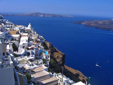 Yacht charter in Greece: island hopping in the Cyclades