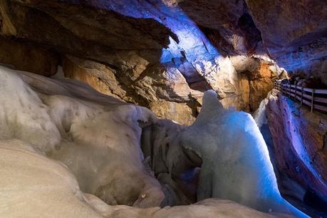 Amazing Dachstein Ice Caves & 5 Finger Viewing Platform Near Hallstatt!