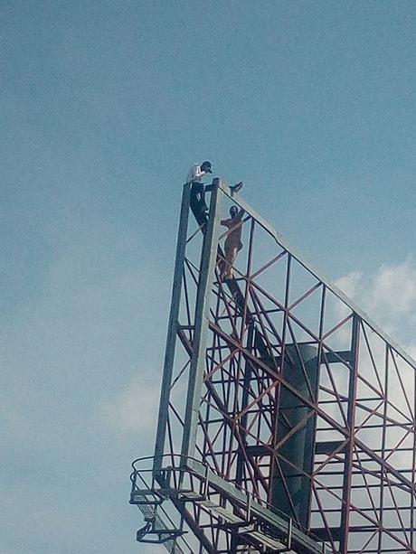 See The Man Who Climbed Billboard To Protest As He Regains Freedom (Photos)