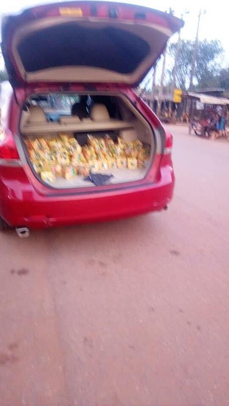 See The Car Someone Uses To Sell Bread In Anambra State (Photos)