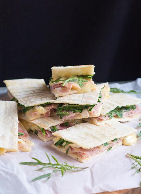 Tasty Ham & Brie Flatbread Sandwiches in Just 8 Minutes