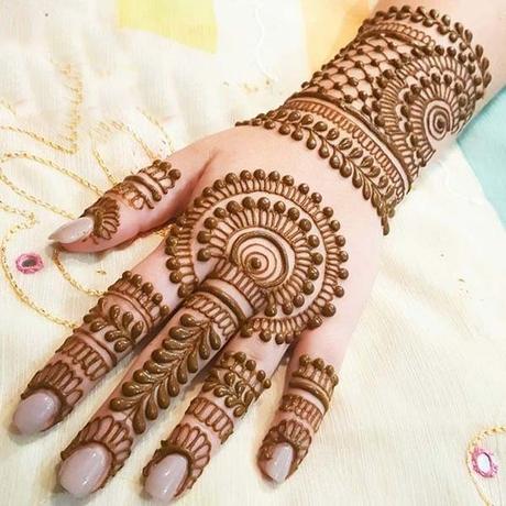 Last minute mehndi designs for Karwa Chauth  &  why it is celebrated ?