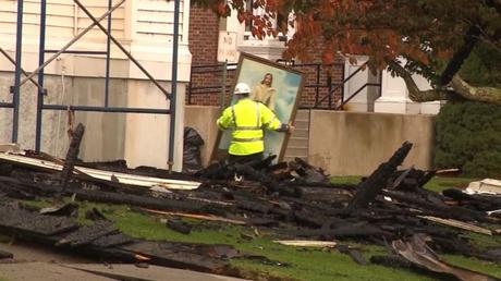 Portrait of Jesus Miraculously Survives, Refuses to Burn As Fire Takes Over Baptist Church (Photos)