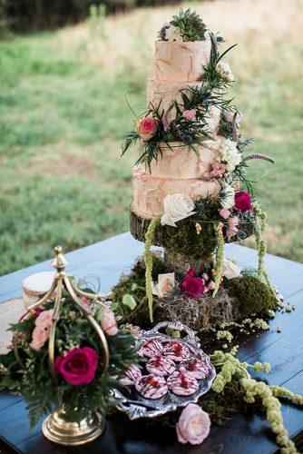 wedding trends 2019 buttercream bridal with flowers roses and rustic moss jasminewhitephotography