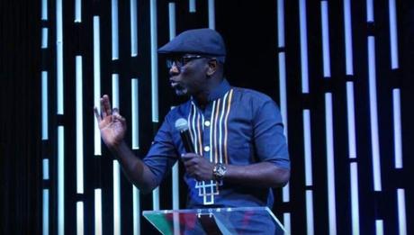 Slay King! Pastor Robert Burale explains why he wears a hat even in church Slay King! Pastor Robert Burale explains why he wears a hat even in churchÂ