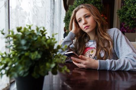 Girl, Teen, Café, Smartphone, Sorrow, Sadness, Tosca