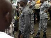 Standoff Between Customs Officers Trailer Drivers (See Photos)